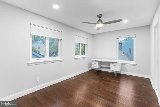 a view of utility room