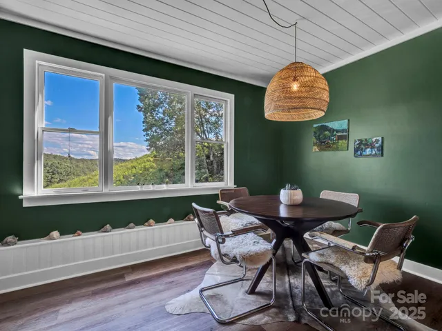 a view of living room with washer and dryer