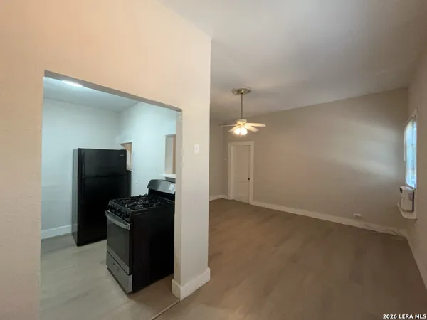 $795 | 319 Army Boulevard, Unit 2, San Antonio, TX 78215