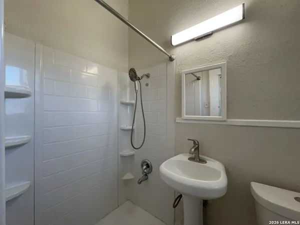 $795 | 319 Army Boulevard, Unit 2, San Antonio, TX 78215