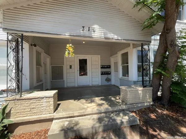 $795 | 319 Army Boulevard, Unit 2, San Antonio, TX 78215