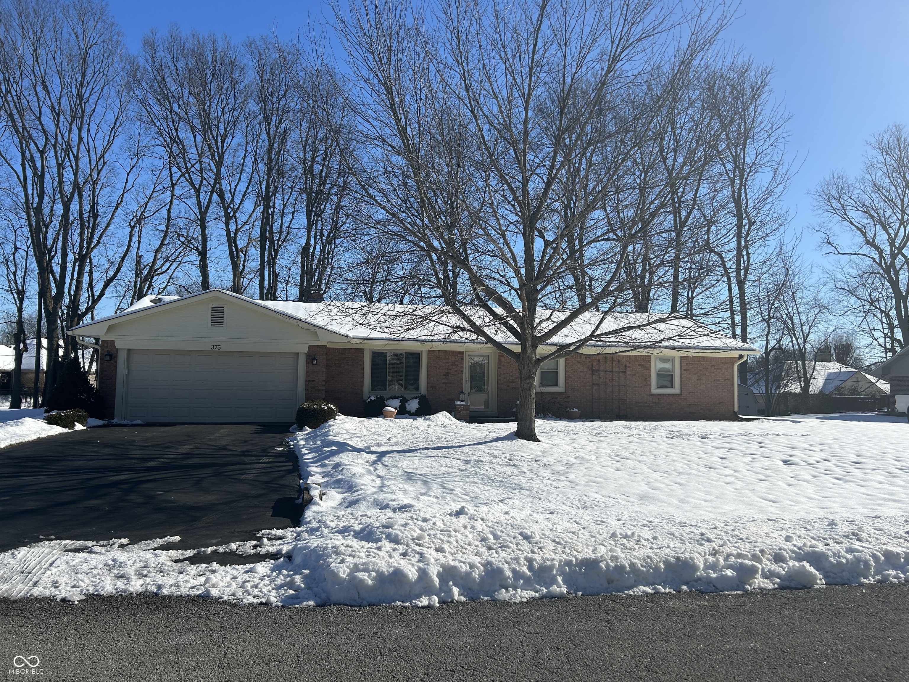 375 Shadow Road Greenwood, IN 46142 - Photo 2 of 44