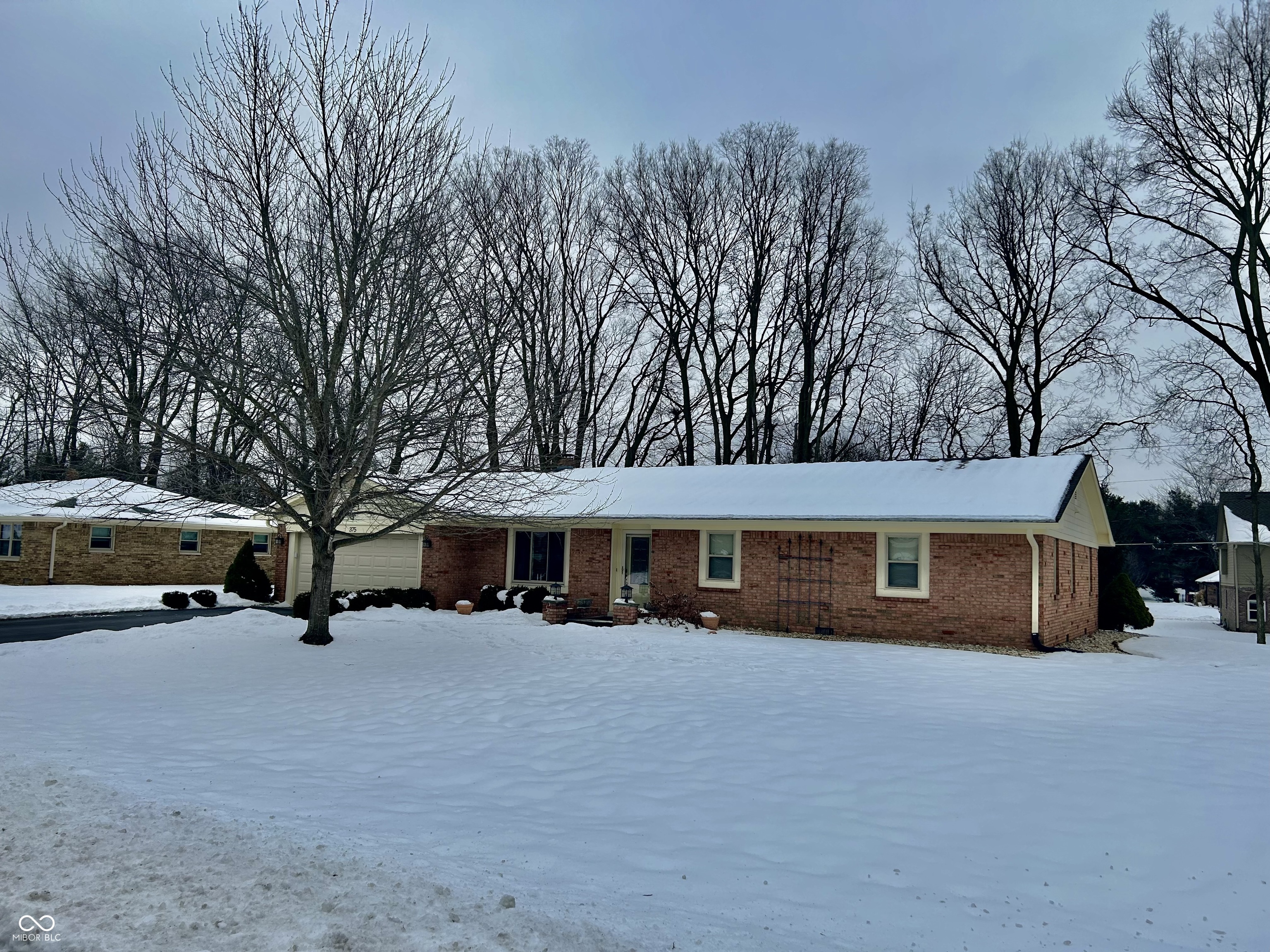 375 Shadow Road Greenwood, IN 46142 - Photo 4 of 44