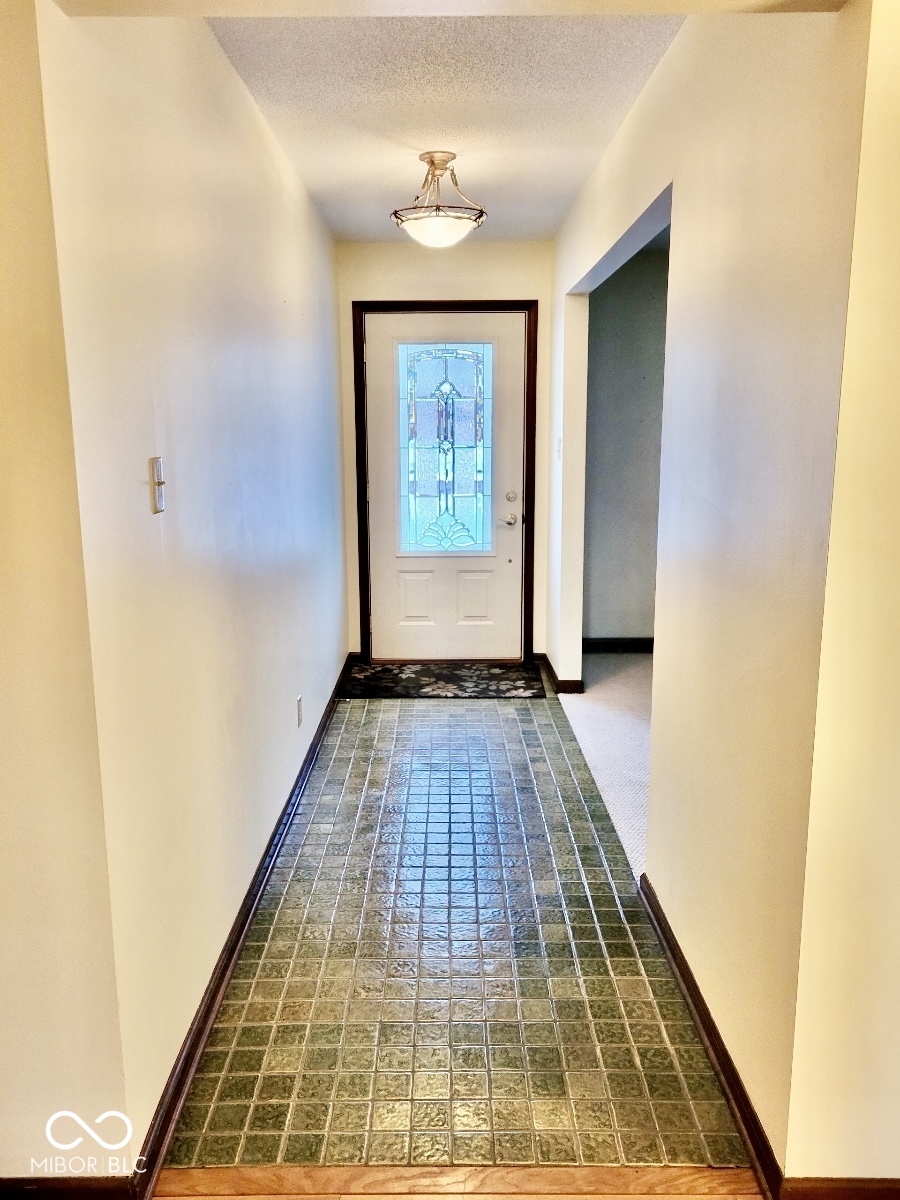 375 Shadow Road Greenwood, IN 46142 - Photo 6 of 44