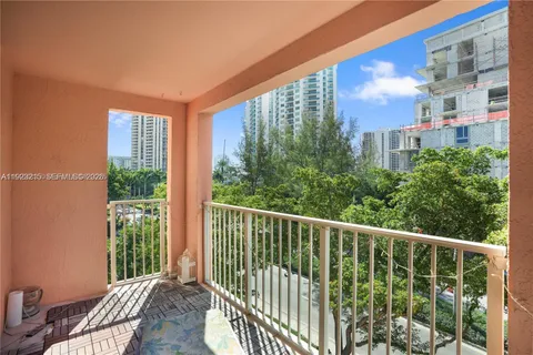 $512,500 | 19555 East Country Club Drive, Unit 8502, Aventura, FL 33180