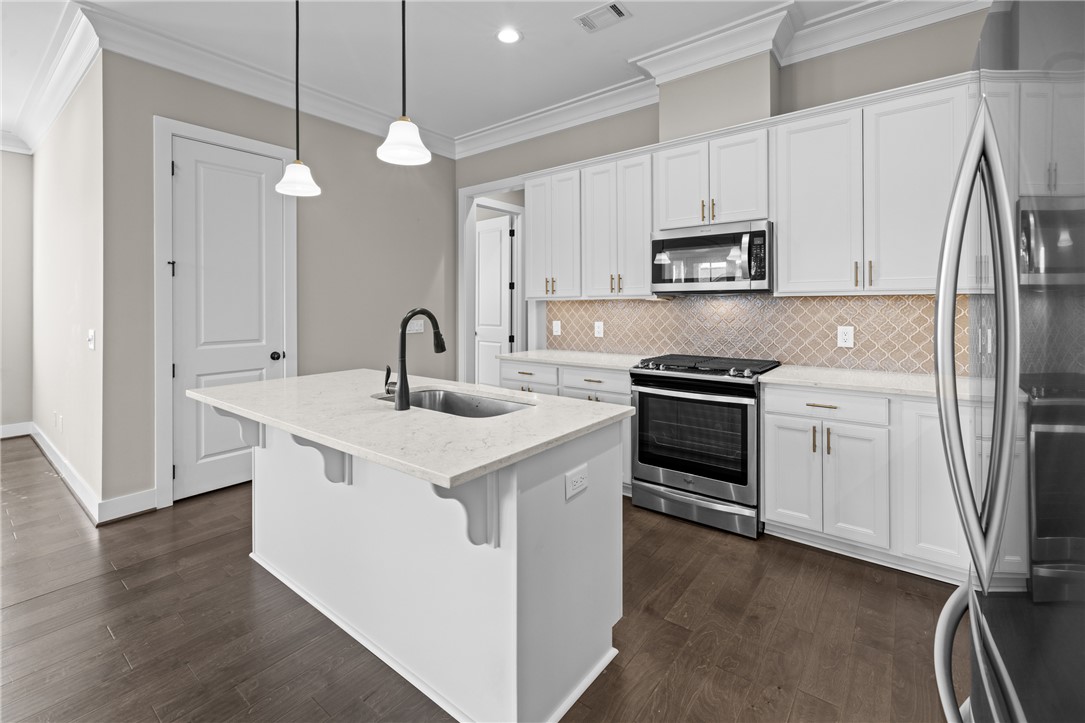 218 Tuttle Street Clemson, SC 29631 - Photo 7 of 20