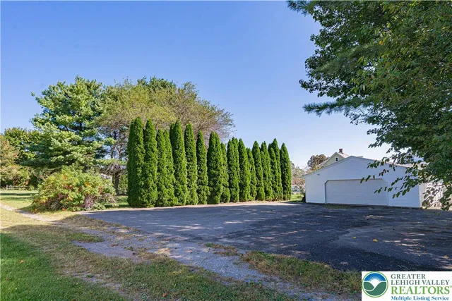 $448,000 | 5734 Highway 873, Schnecksville, PA 18078