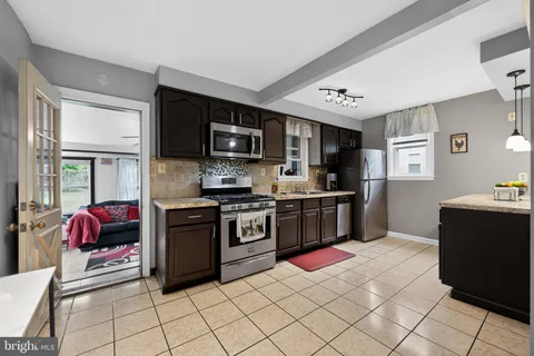 $340,000 | 506 West South Avenue, Glenolden, PA 19036
