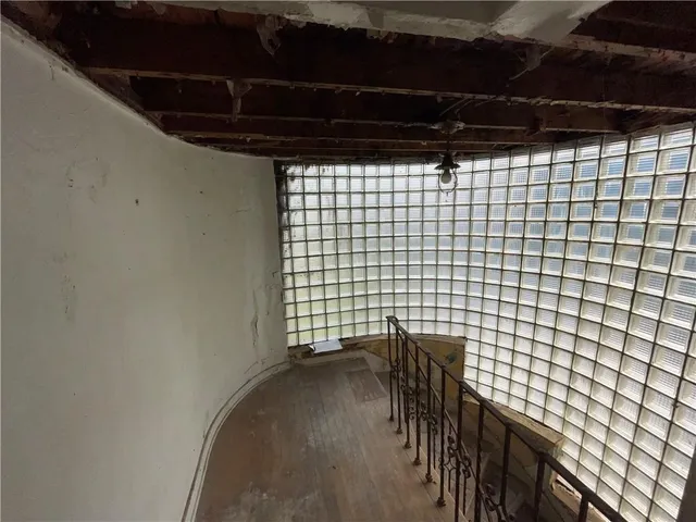 a view of a black and white wall