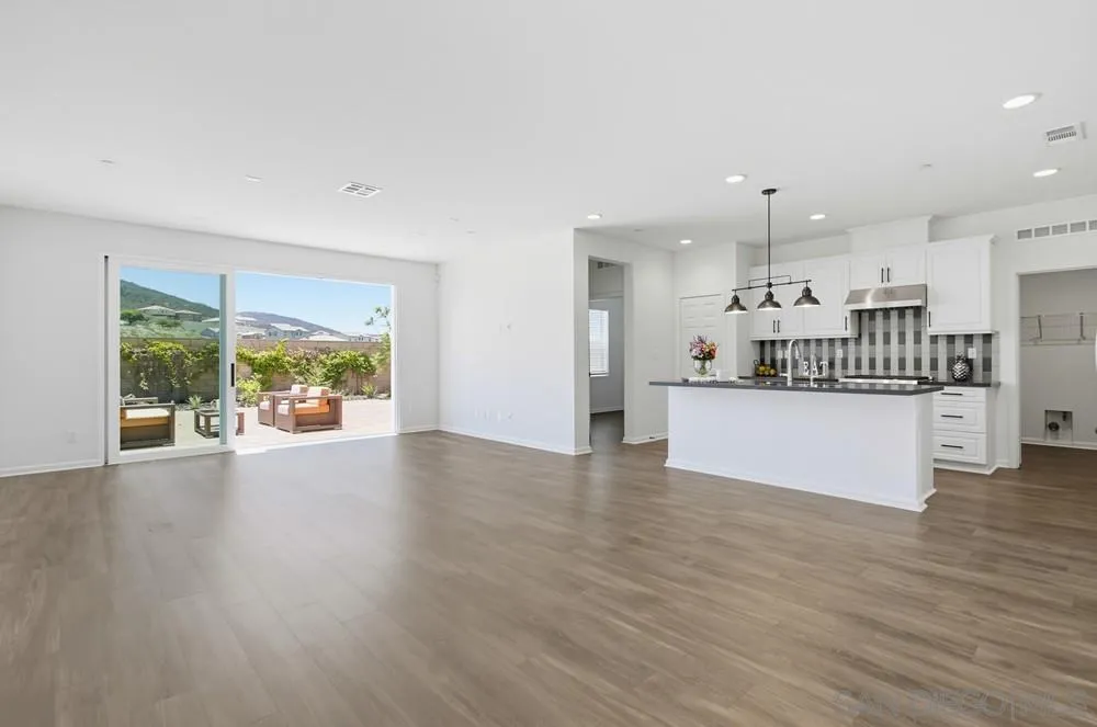 1013 Crestline Road San Marcos, CA 92069 - Photo 7 of 58