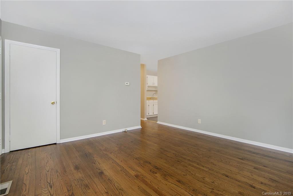 2512 Thornton Road Charlotte, NC 28208 - Photo 13 of 16 Gallery Image 13