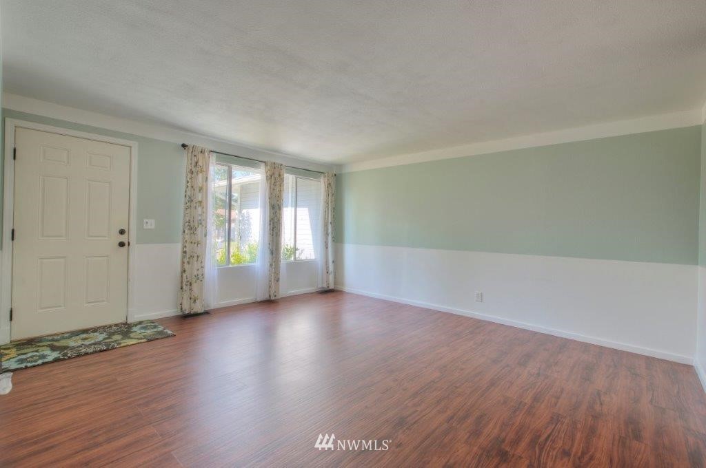 14512 Southeast 252 Place Kent, WA 98042 - Photo 5 of 22