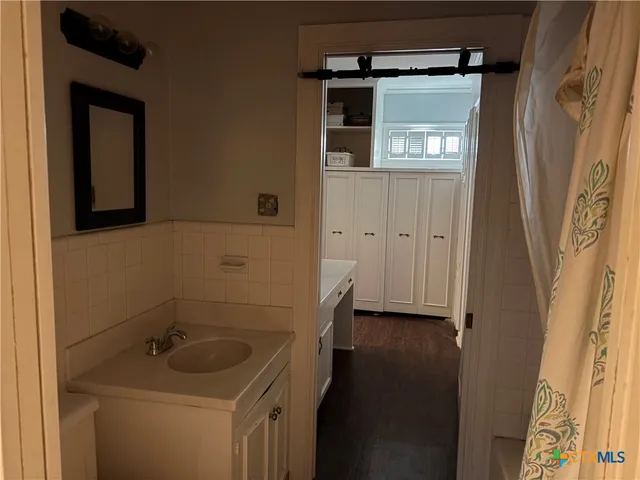 $400,000 | 1014 North Hunt Street, Cuero, TX 77954