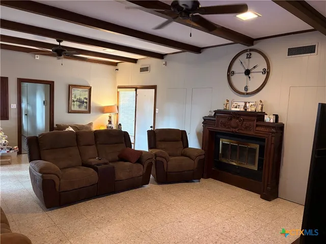 $400,000 | 1014 North Hunt Street, Cuero, TX 77954