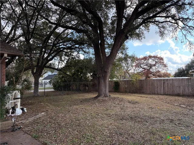 $400,000 | 1014 North Hunt Street, Cuero, TX 77954