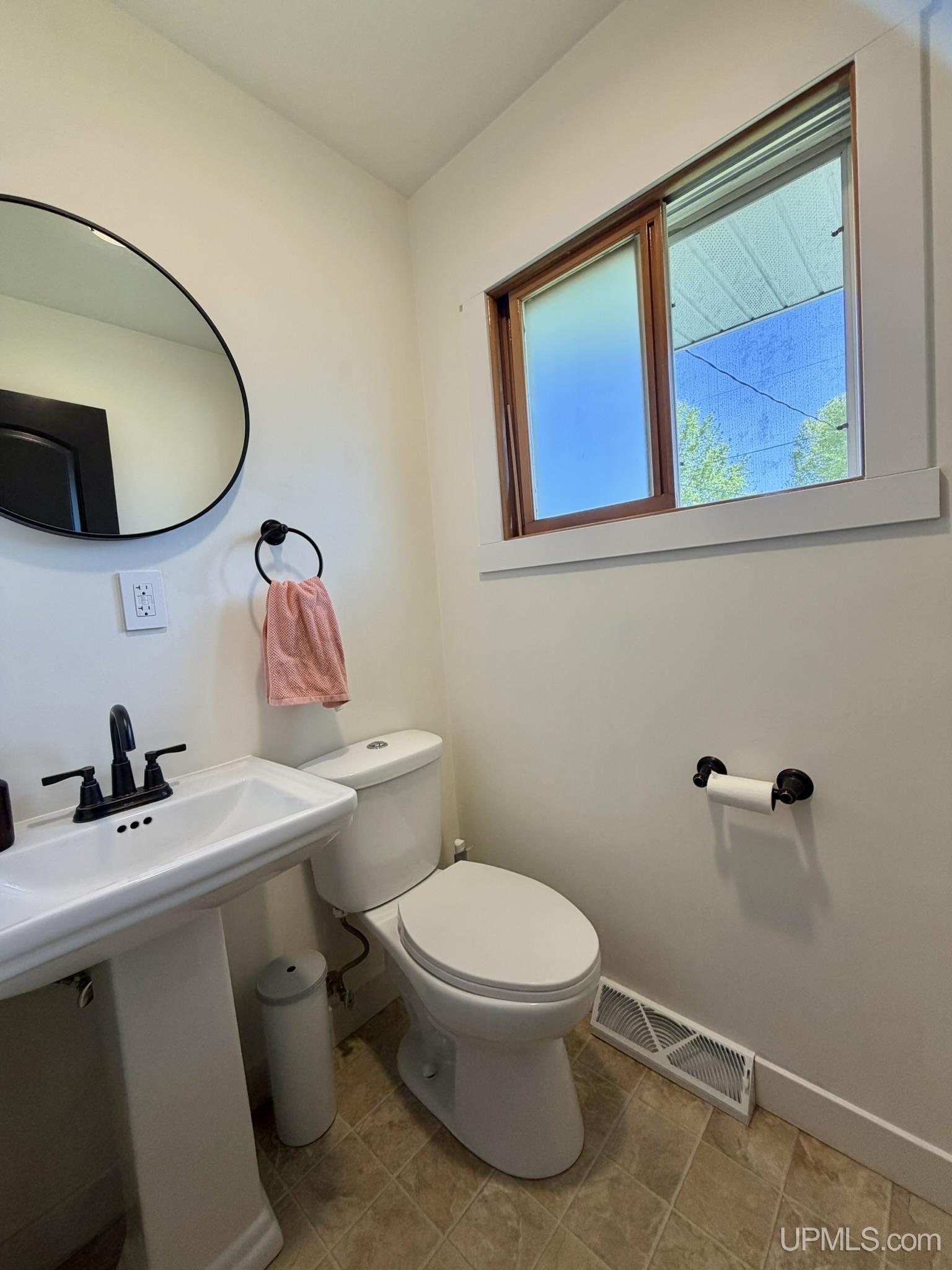 1316 Cleveland Street Niagara, WI 54151 - Photo 15 of 23