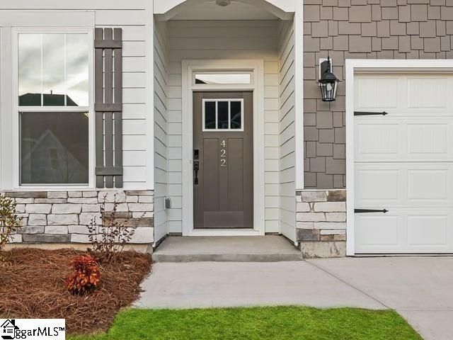 422 Fiery Road Greenville, SC 29607 - Photo 2 of 35