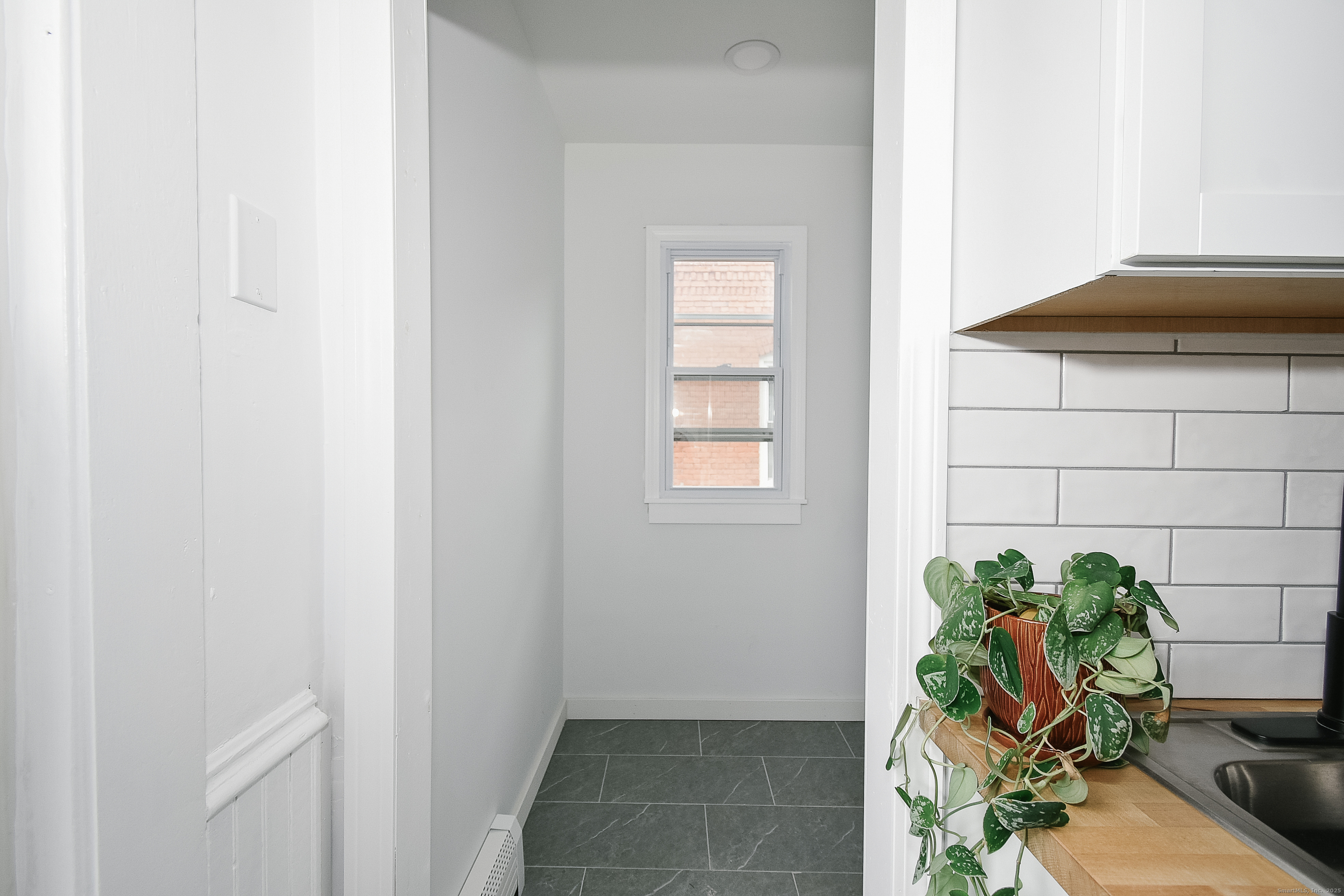 22 Kelley Street Bristol, CT 06010 - Photo 13 of 19