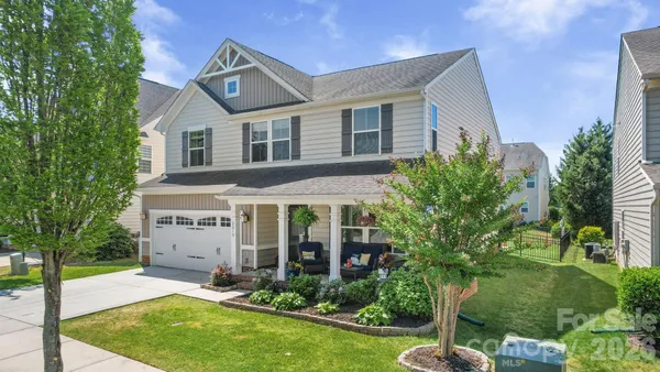 $565,000 | 2019 Hamil Ridge Drive, Waxhaw, NC 28173