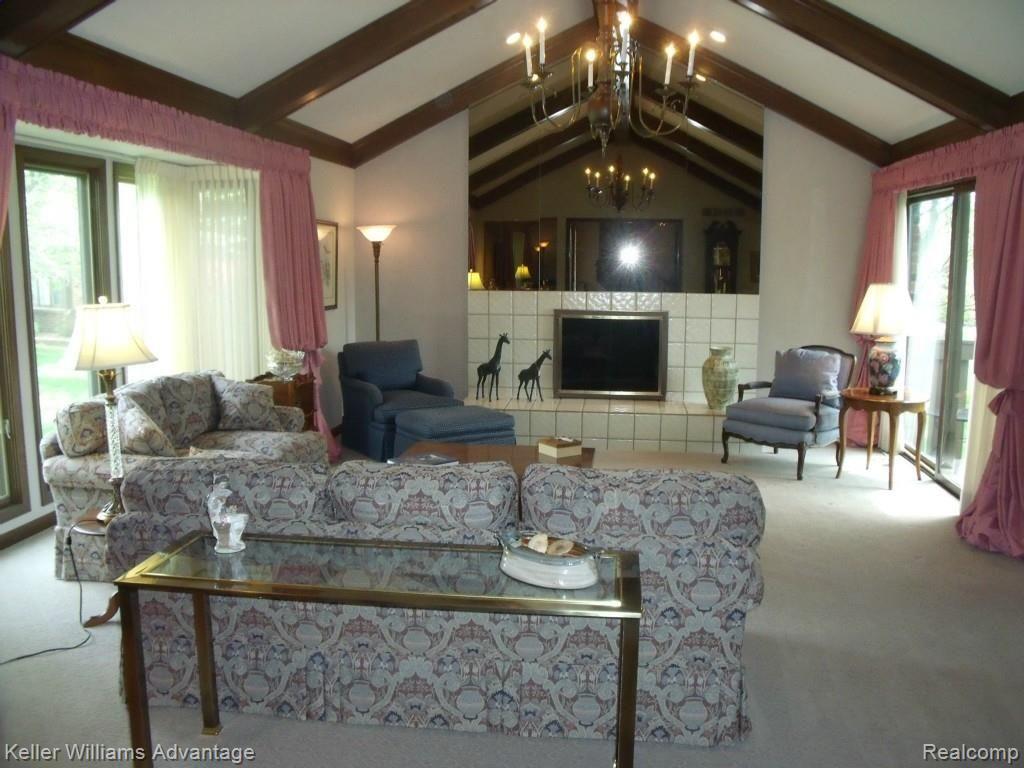 36463 Valley Ridge Drive Farmington Hills, MI 48331 - Photo 6 of 33