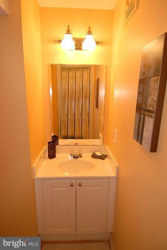 12005 Edgemere Circle Reston, VA 20190 - Photo 20 of 29 Half Bath 2