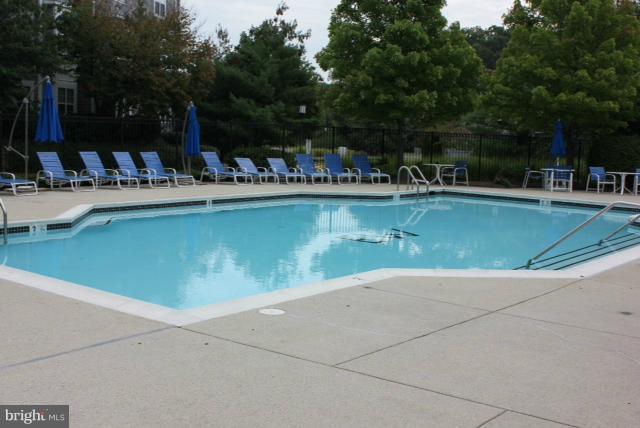 12005 Edgemere Circle Reston, VA 20190 - Photo 29 of 29 Community Pool