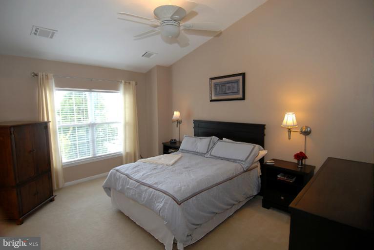 12005 Edgemere Circle Reston, VA 20190 - Photo 4 of 29 Bedroom (Master)