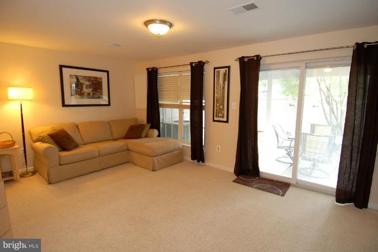 12005 Edgemere Circle Reston, VA 20190 - Photo 6 of 29 Family Room