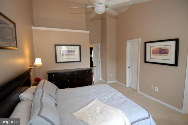 12005 Edgemere Circle Reston, VA 20190 - Photo 9 of 29 Bedroom (Master)