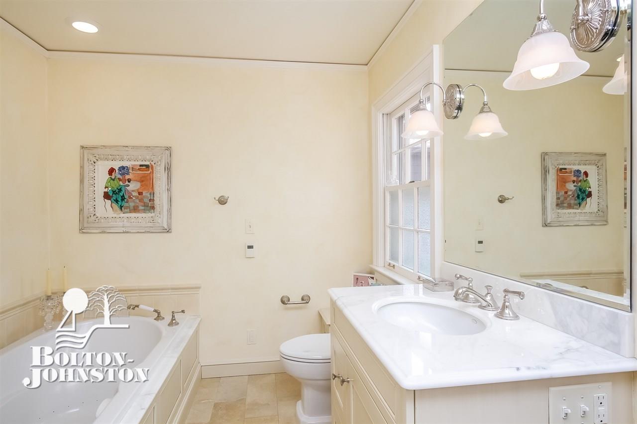 103 Moran Road Grosse Pointe, MI 48236 - Photo 28 of 50 31345349-27.JPG