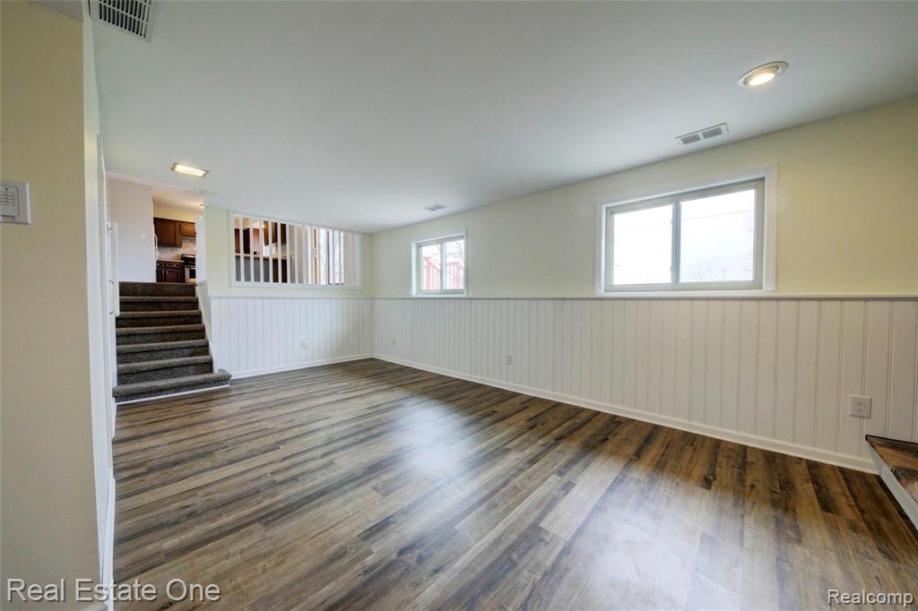 2400 Patterson Lake Road Pinckney, MI 48169 - Photo 19 of 48