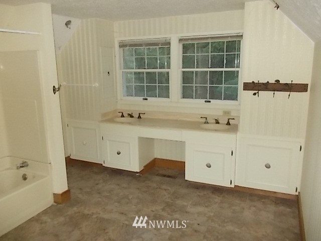 10310 210th Lane Southwest Rochester, WA 98579 - Photo 15 of 25