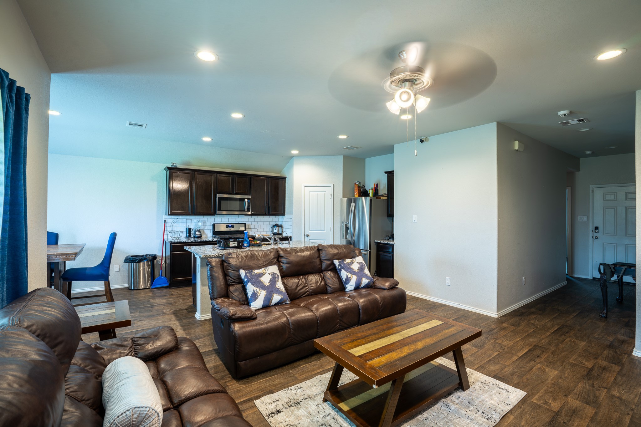 930 Bright Lotus Lane Rosharon, TX 77583 - Photo 4 of 20