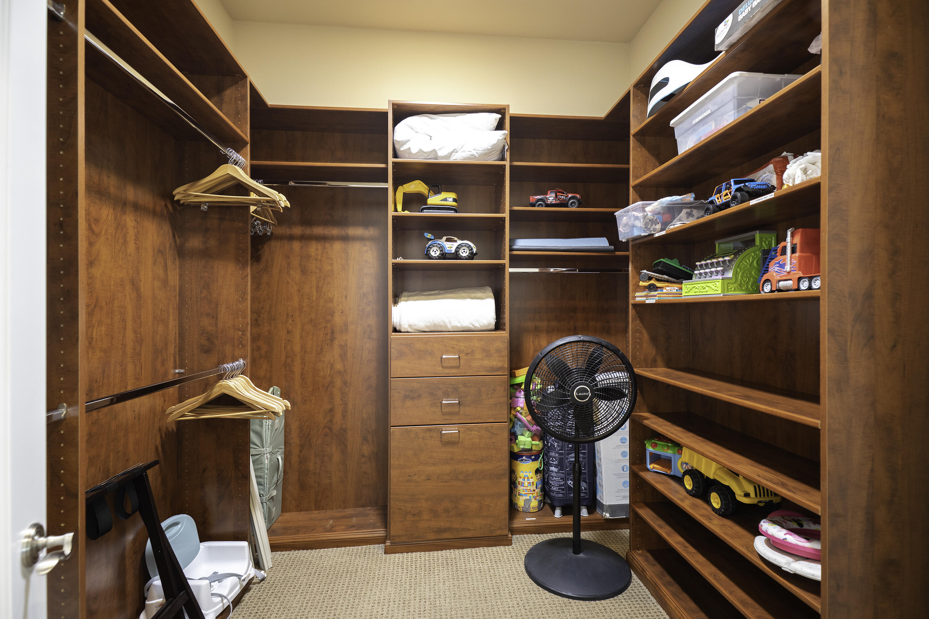 72737 Verbenia Road Rancho Mirage, CA 92270 - Photo 19 of 29 a view of entryway with wooden floor