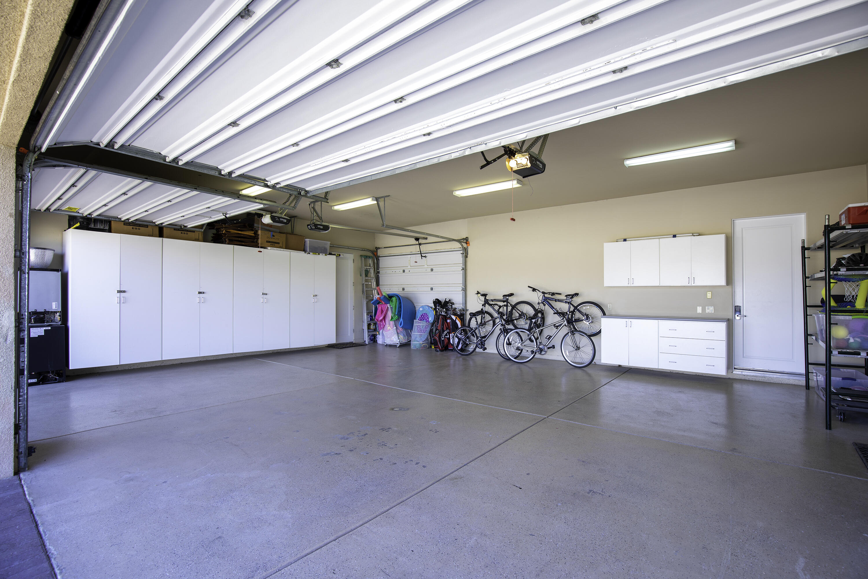 72737 Verbenia Road Rancho Mirage, CA 92270 - Photo 27 of 29 a view of a garage with furniture