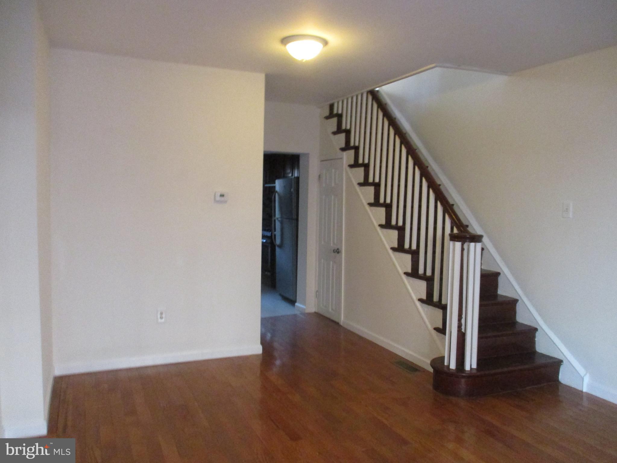 1914 Pierce Street Philadelphia, PA 19145 - Photo 2 of 17 Living Room