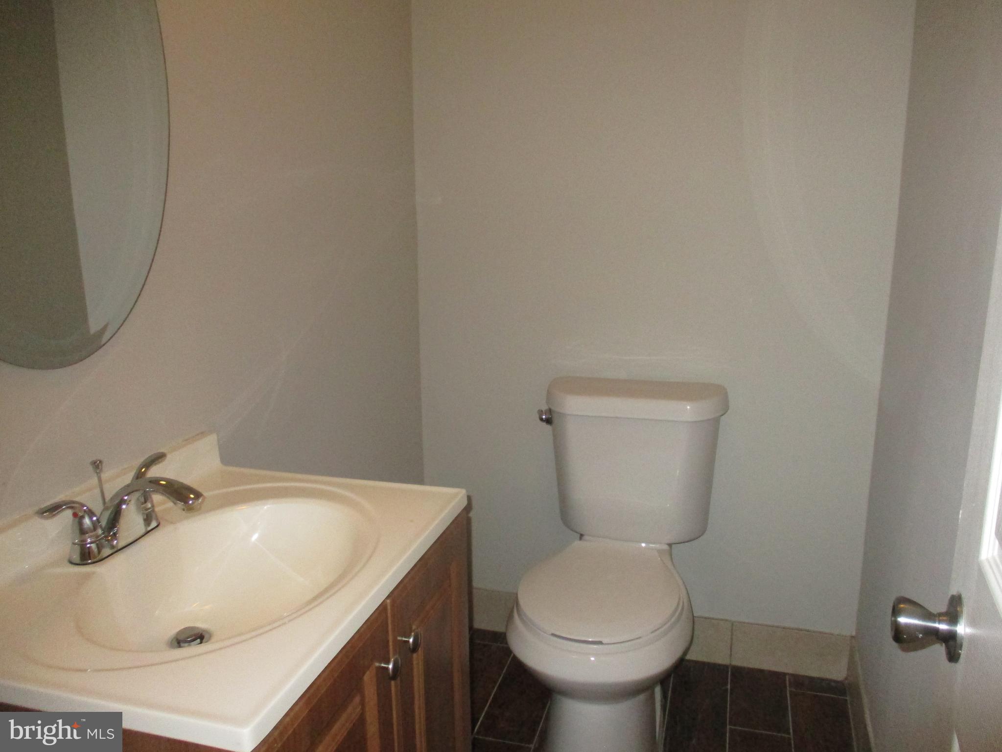 1914 Pierce Street Philadelphia, PA 19145 - Photo 5 of 17 1st Floor Half Bath