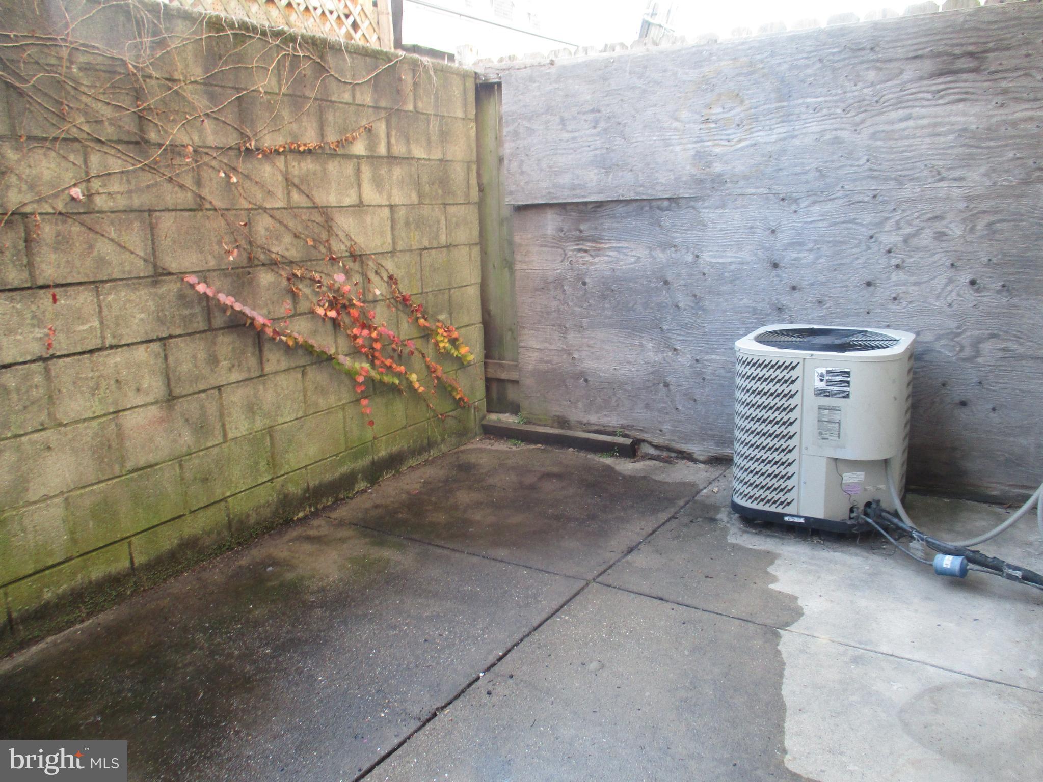 1914 Pierce Street Philadelphia, PA 19145 - Photo 9 of 17 Rear Yard