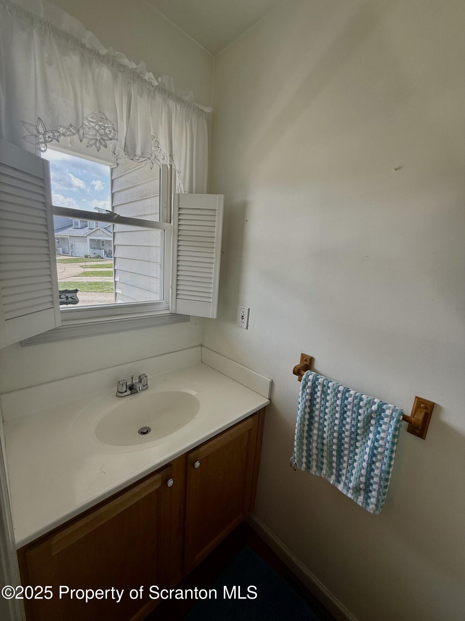 535 Cherry Drive Exeter, PA 18643 - Photo 11 of 41 IMG_0233