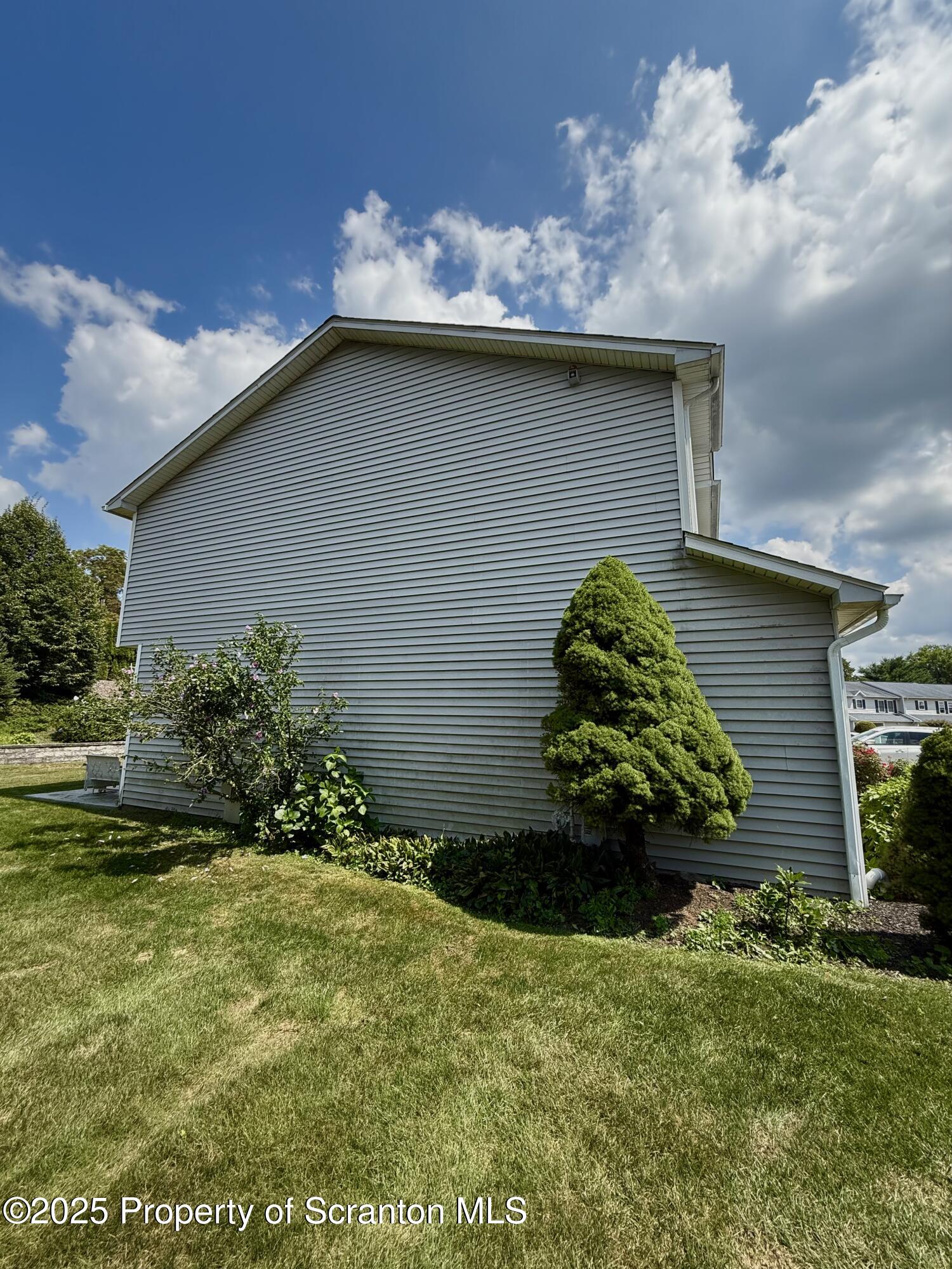 535 Cherry Drive Exeter, PA 18643 - Photo 5 of 41 IMG_0307