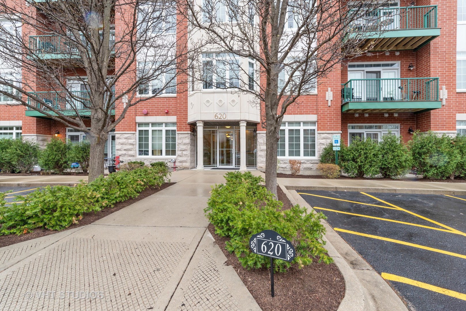 620 McHenry Road, Unit 202 Wheeling, IL 60090 - Photo 1 of 13