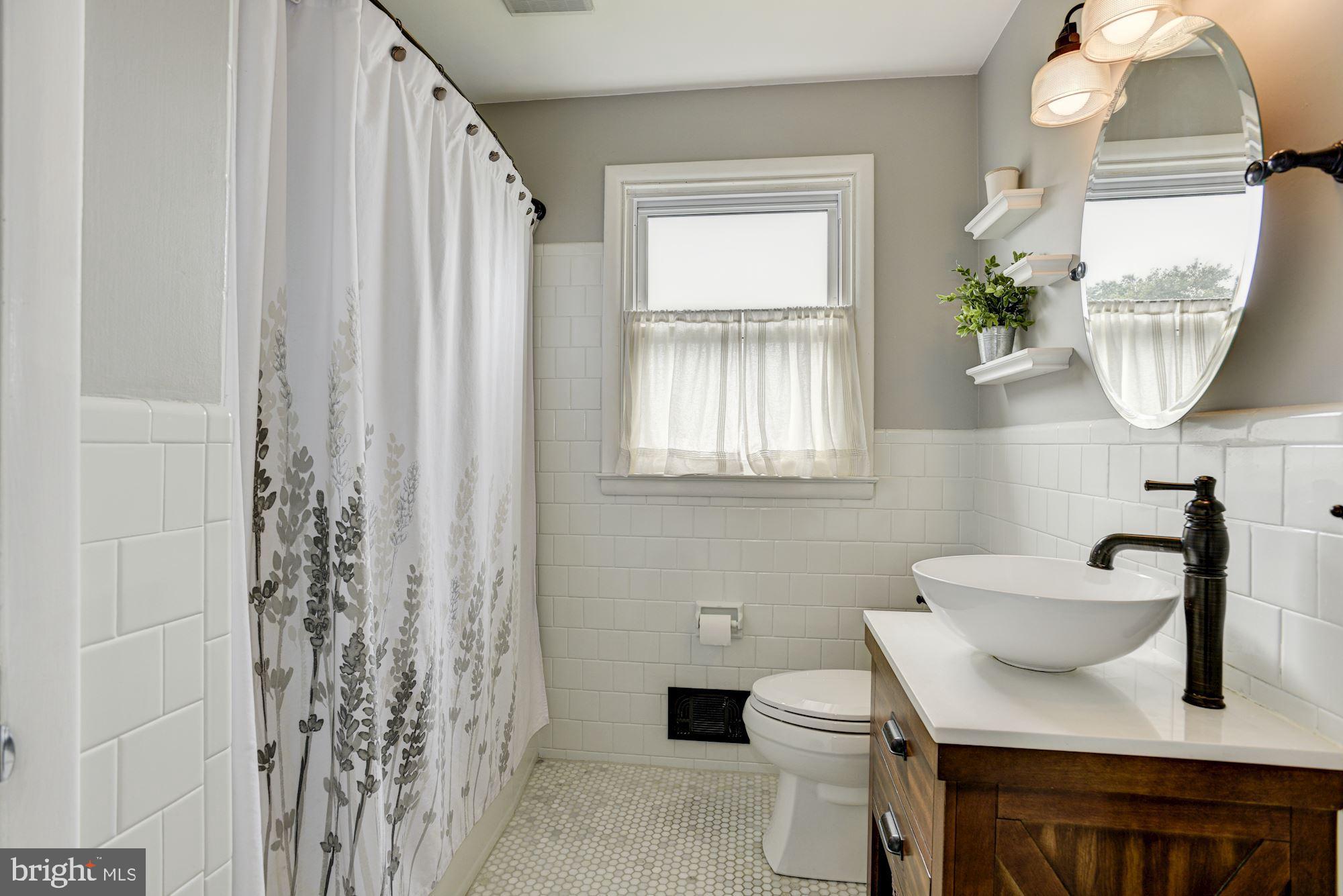 2416 Harwood Road Baltimore, MD 21234 - Photo 17 of 31 Full Bath