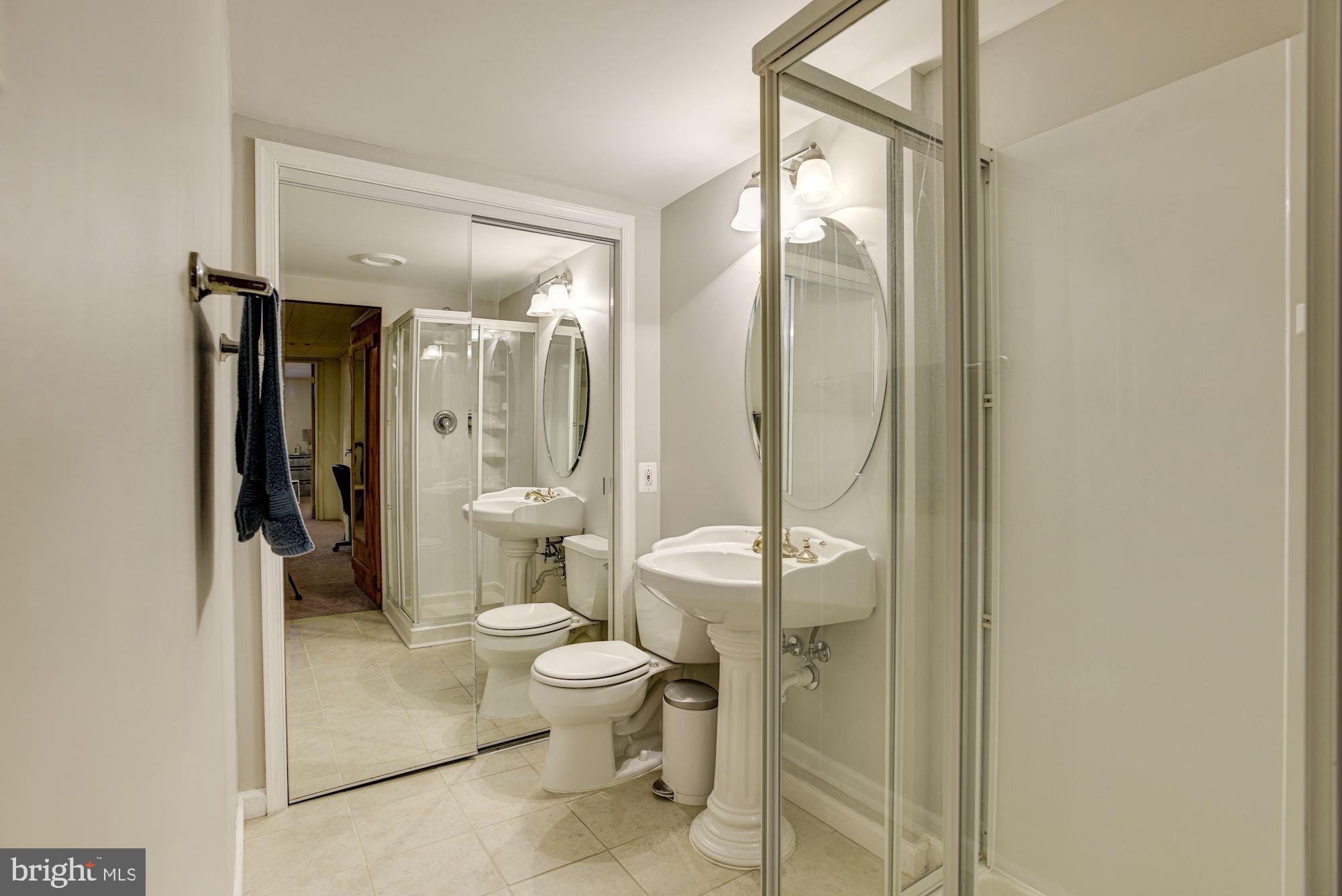 2416 Harwood Road Baltimore, MD 21234 - Photo 24 of 31 Full Bath