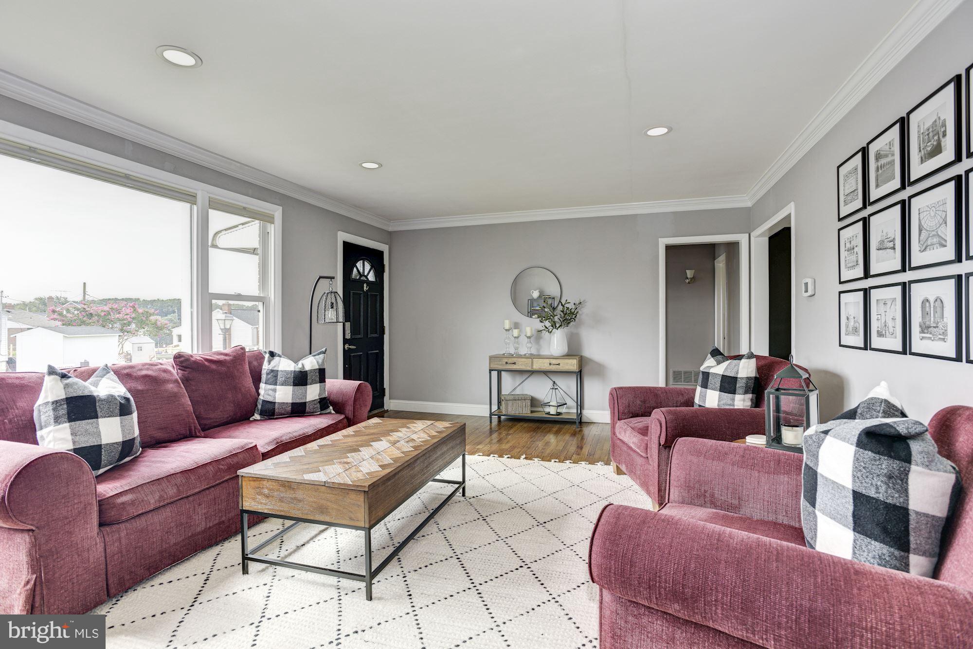 2416 Harwood Road Baltimore, MD 21234 - Photo 5 of 31 Living Room