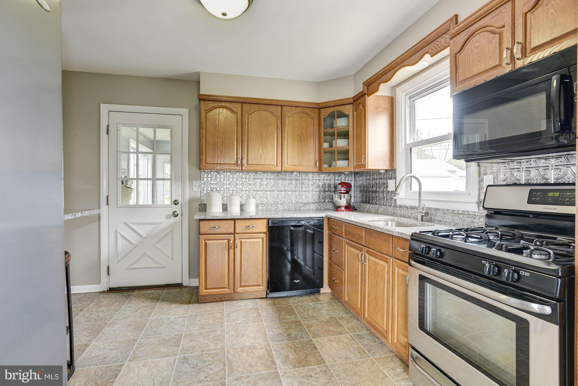 2416 Harwood Road Baltimore, MD 21234 - Photo 9 of 31 Kitchen