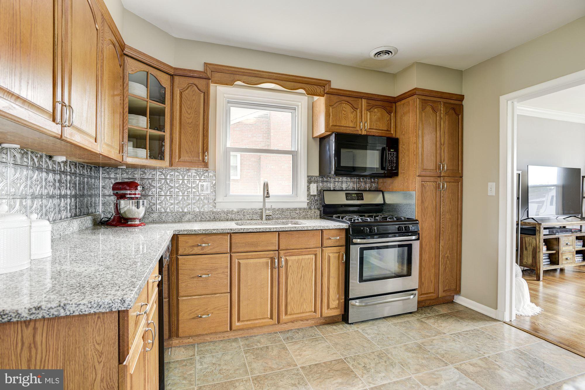2416 Harwood Road Baltimore, MD 21234 - Photo 10 of 31 Kitchen
