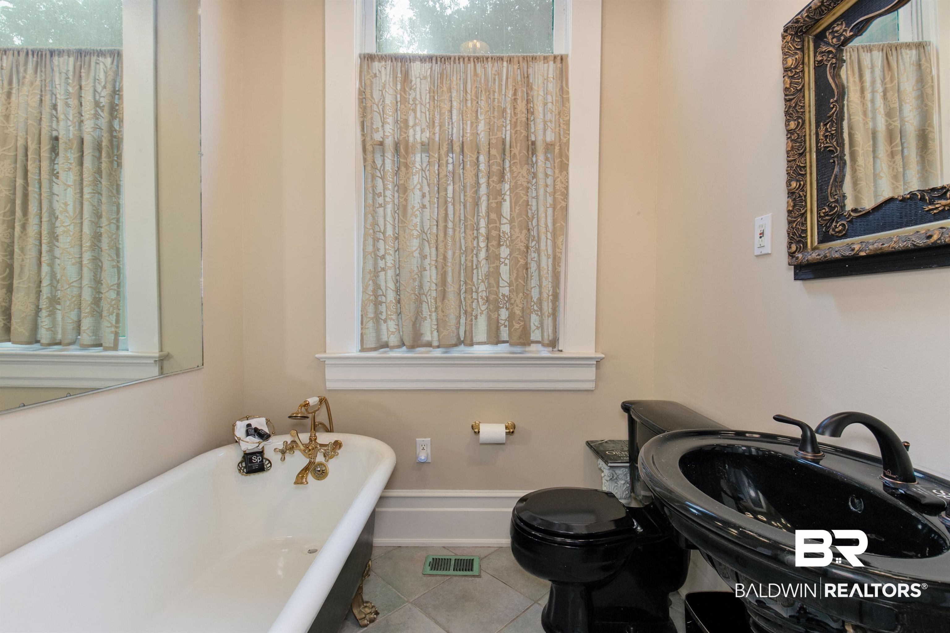 1552 Monterey Place Mobile, AL 36604 - Photo 14 of 48