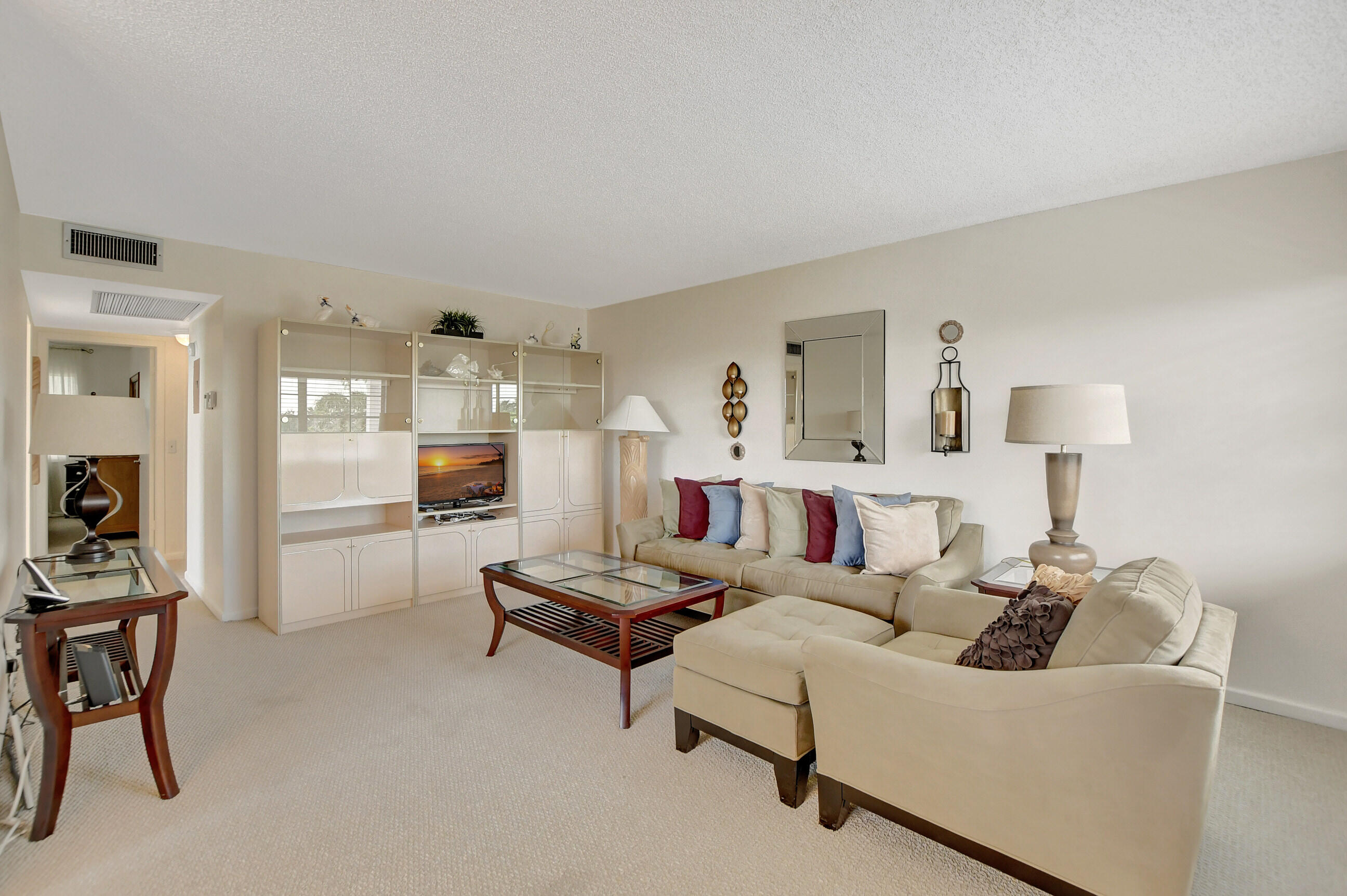 4020 Cornwall East Boca Raton, FL 33434 - Photo 3 of 30 DSC_1006