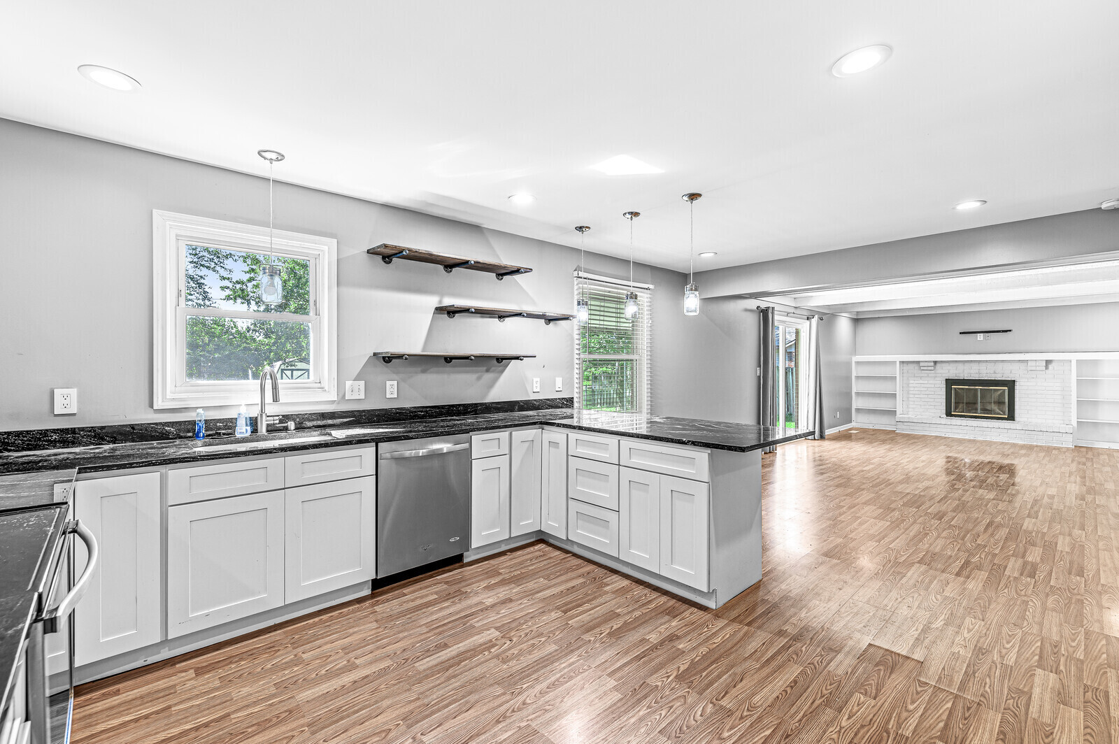 7825 Walnut Drive Avon, IN 46123 - Photo 9 of 33