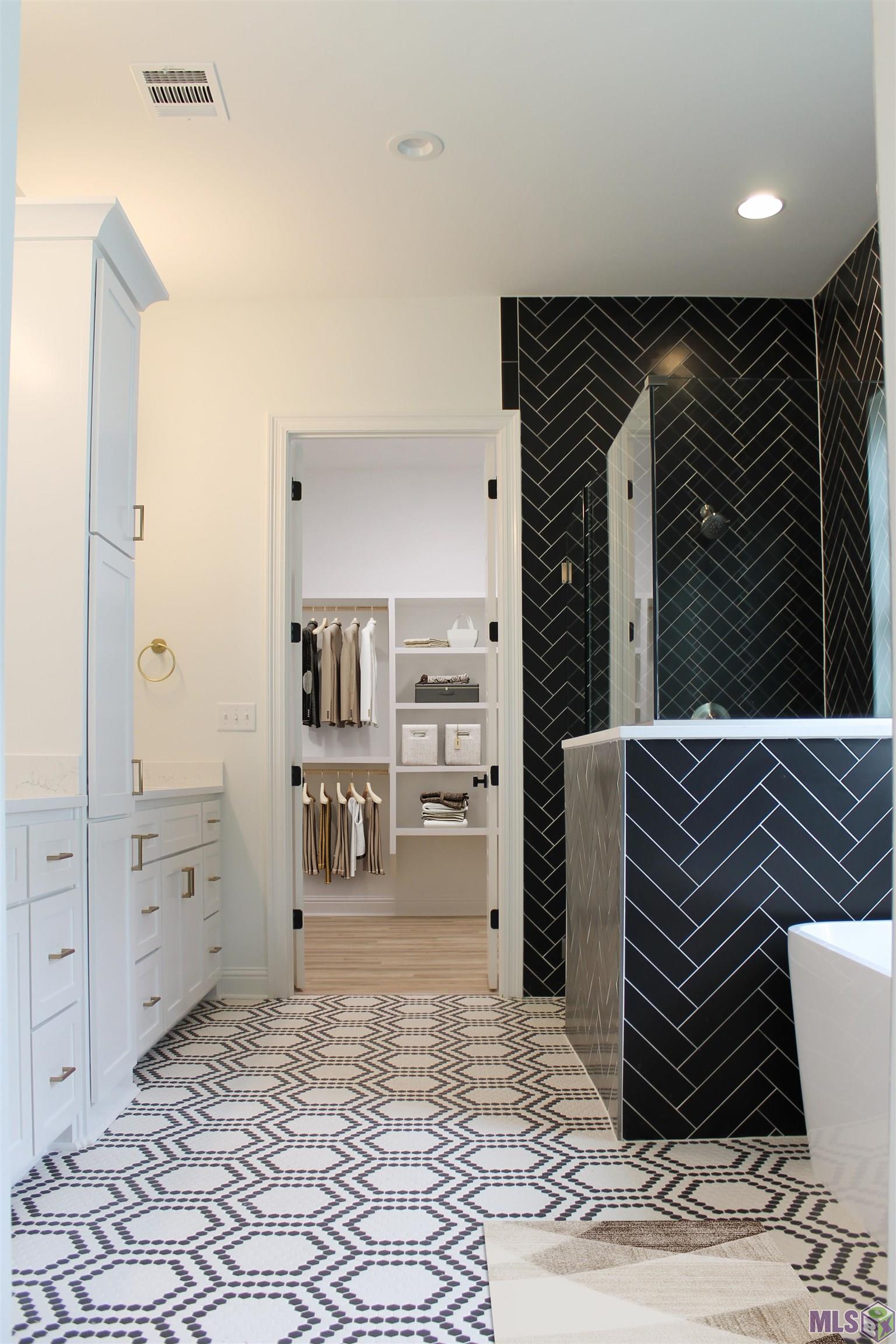 14014 Mullins Way Baton Rouge, LA 70817 - Photo 3 of 34